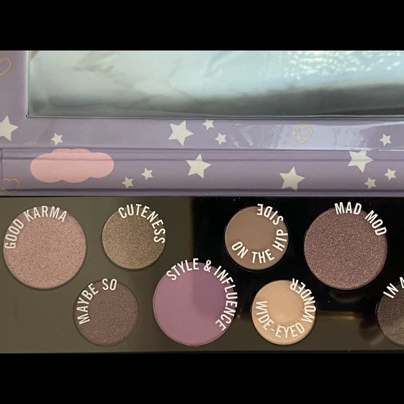 ✨HOST PICK X2✨ MAC Girls Eye Shadow Palette - Picture 6 of 10